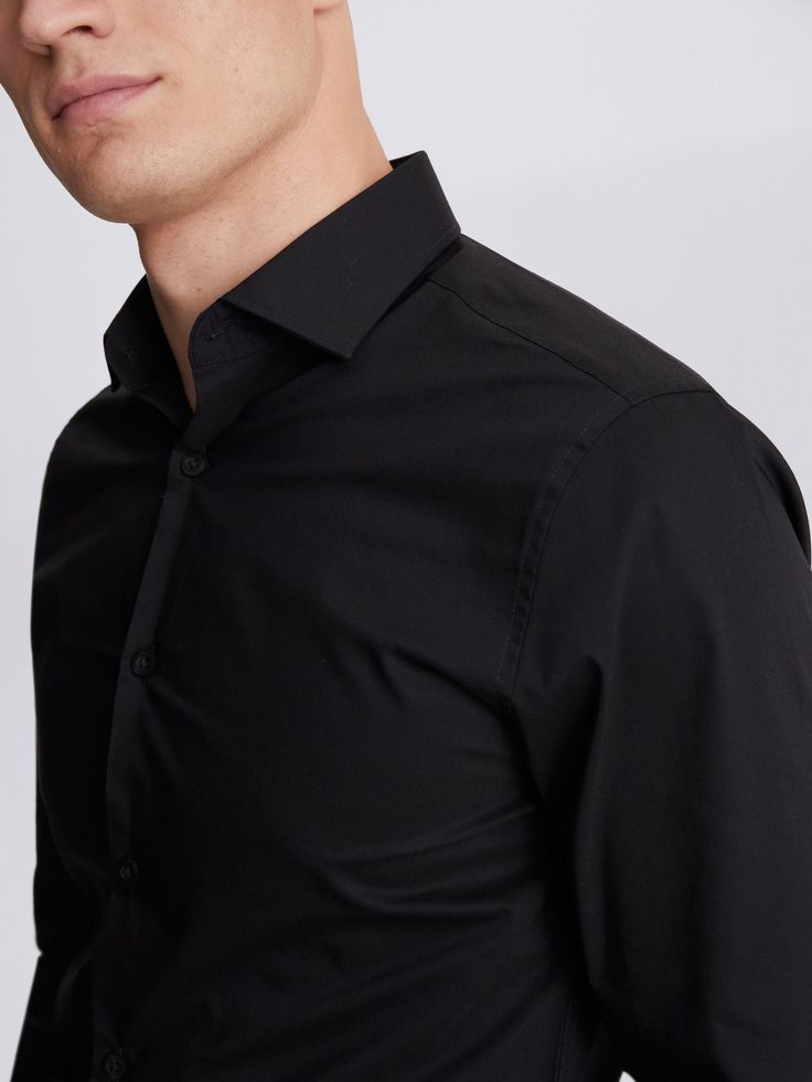 Men Regular Fit Solid Spread Collar Casual Black Shirt